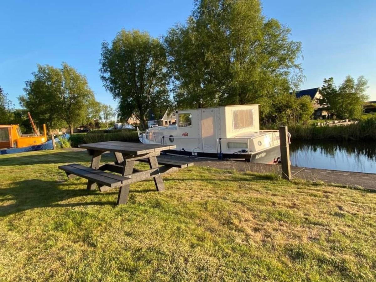Boat Ella - Kamperen Op Het Water -Niet Om Mee Te Varen -Read Host Profile-Lees Hostprofiel Jutrijp Exterior foto